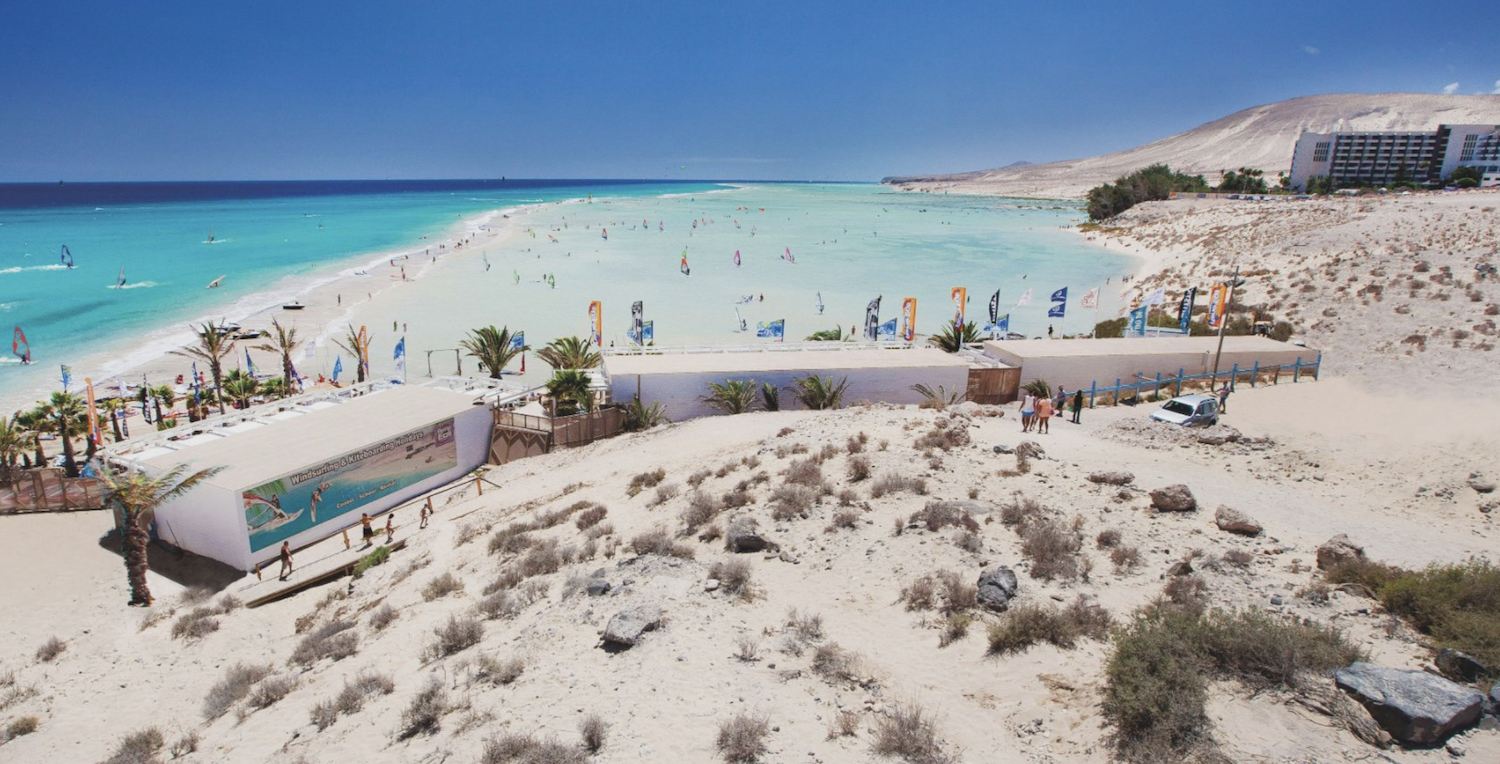 Hiszpania-Fuerteventura-wyjazdy-z-FunSurf-SurfTravel-_baza-Rene-Egli_