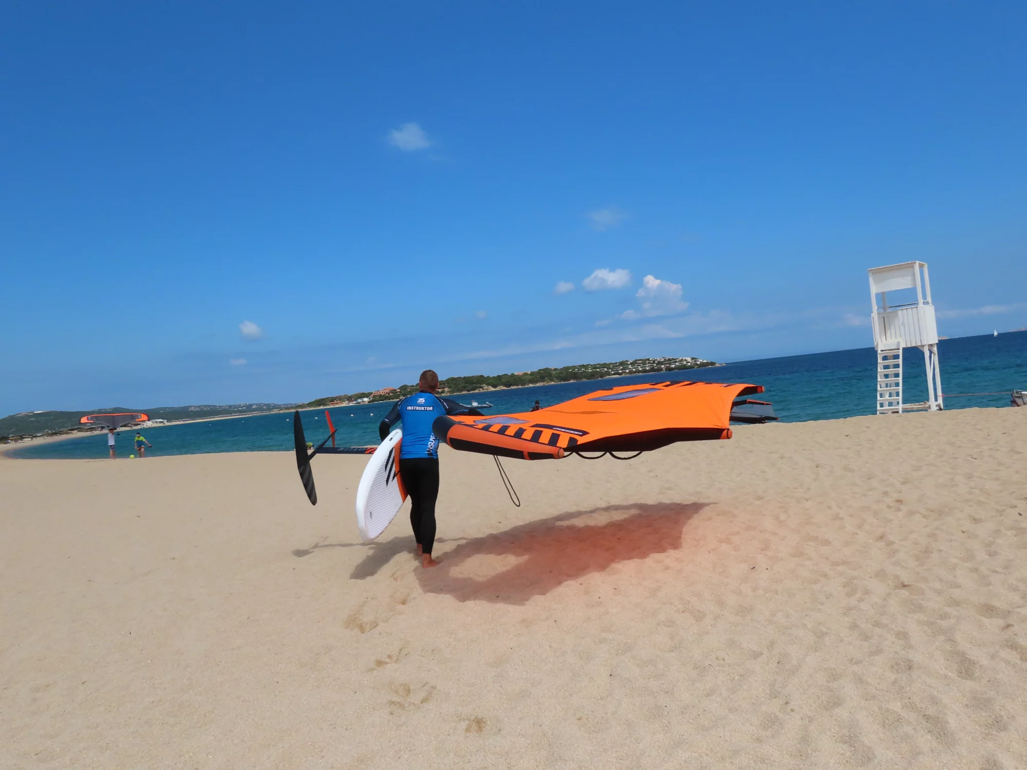Sardynia-Porto-Pollo-wyjazdy-windsurfingowe_-wingfoilowe_-kitesurfignowe-z-FunSurf-SurfTravel (25)