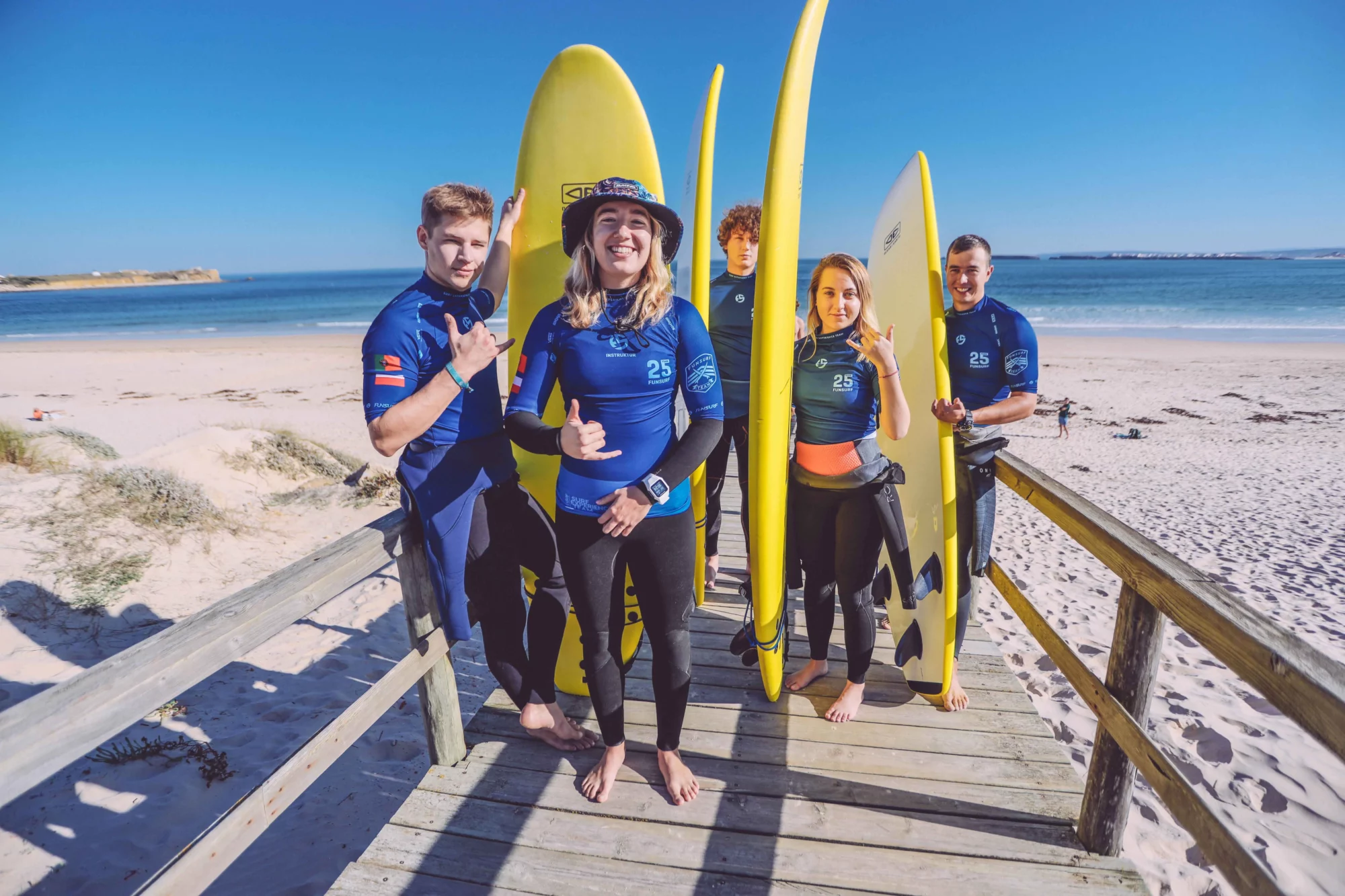 szkolenie grupowe z karoliną Marczak surf camp peniche funsurf travel