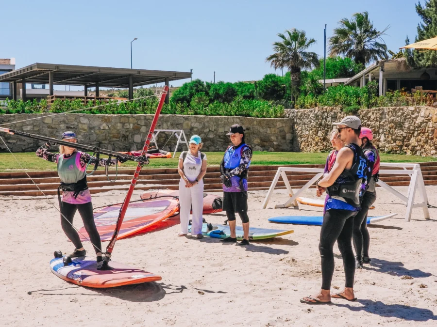 Wyjazdy-na-windsurfing-i-wingfoila-do-Alacati-Turcja-z-FunSurf-15