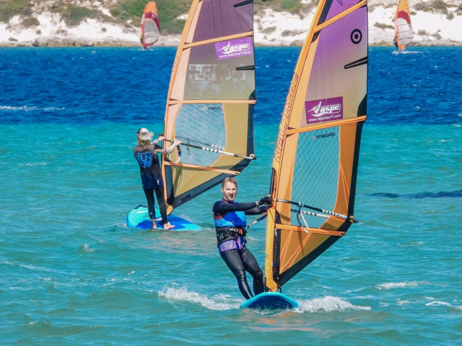 Wyjazdy-na-windsurfing-i-wingfoila-do-Alacati-Turcja-z-FunSurf-27