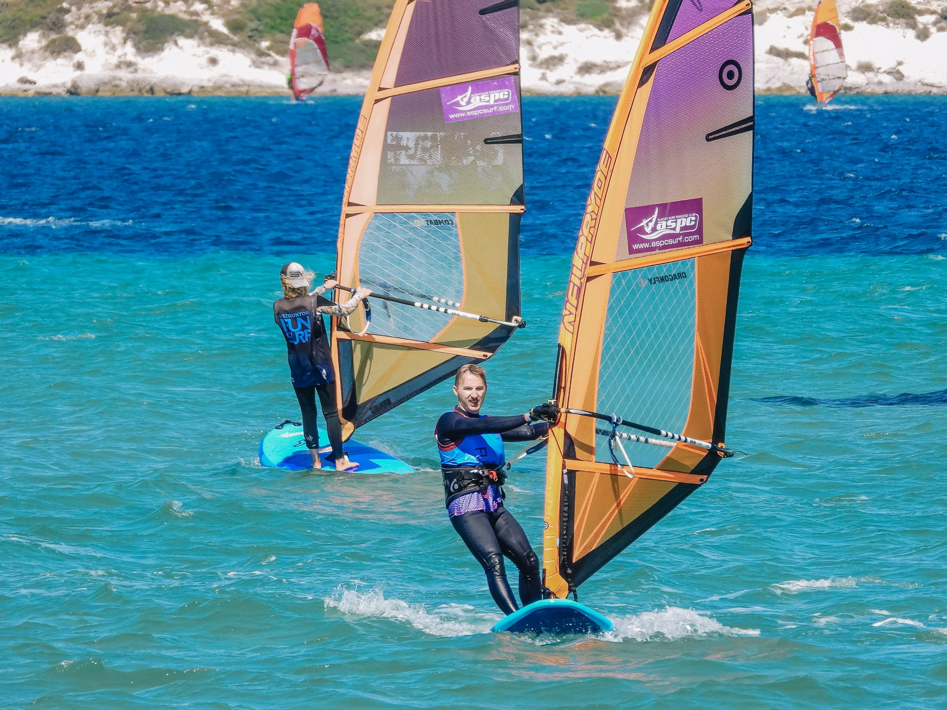 Wyjazdy-na-windsurfing-i-wingfoila-do-Alacati-Turcja-z-FunSurf-27