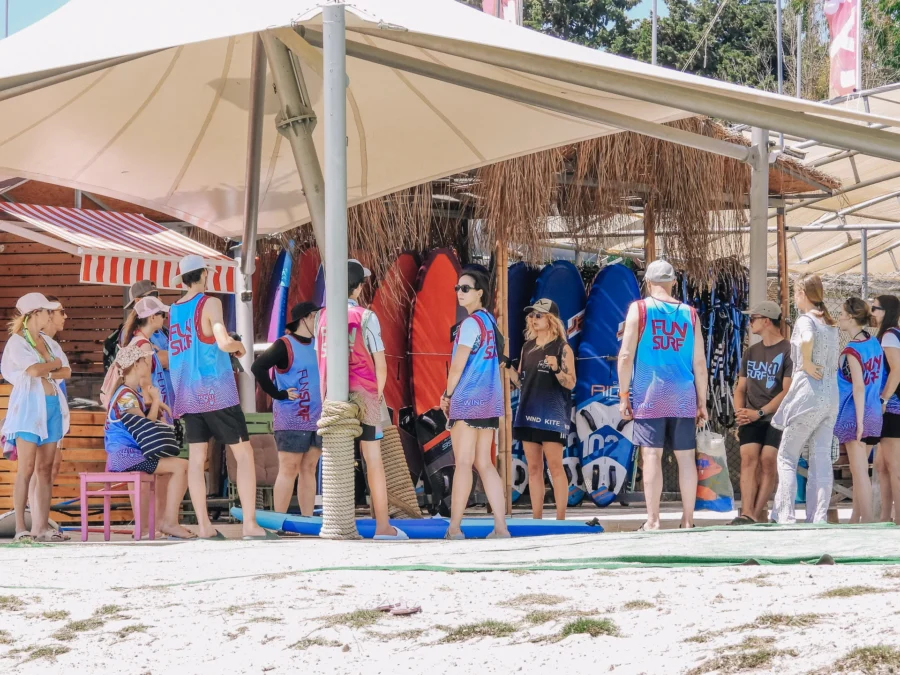 Wyjazdy-na-windsurfing-i-wingfoila-do-Alacati-Turcja-z-FunSurf-30