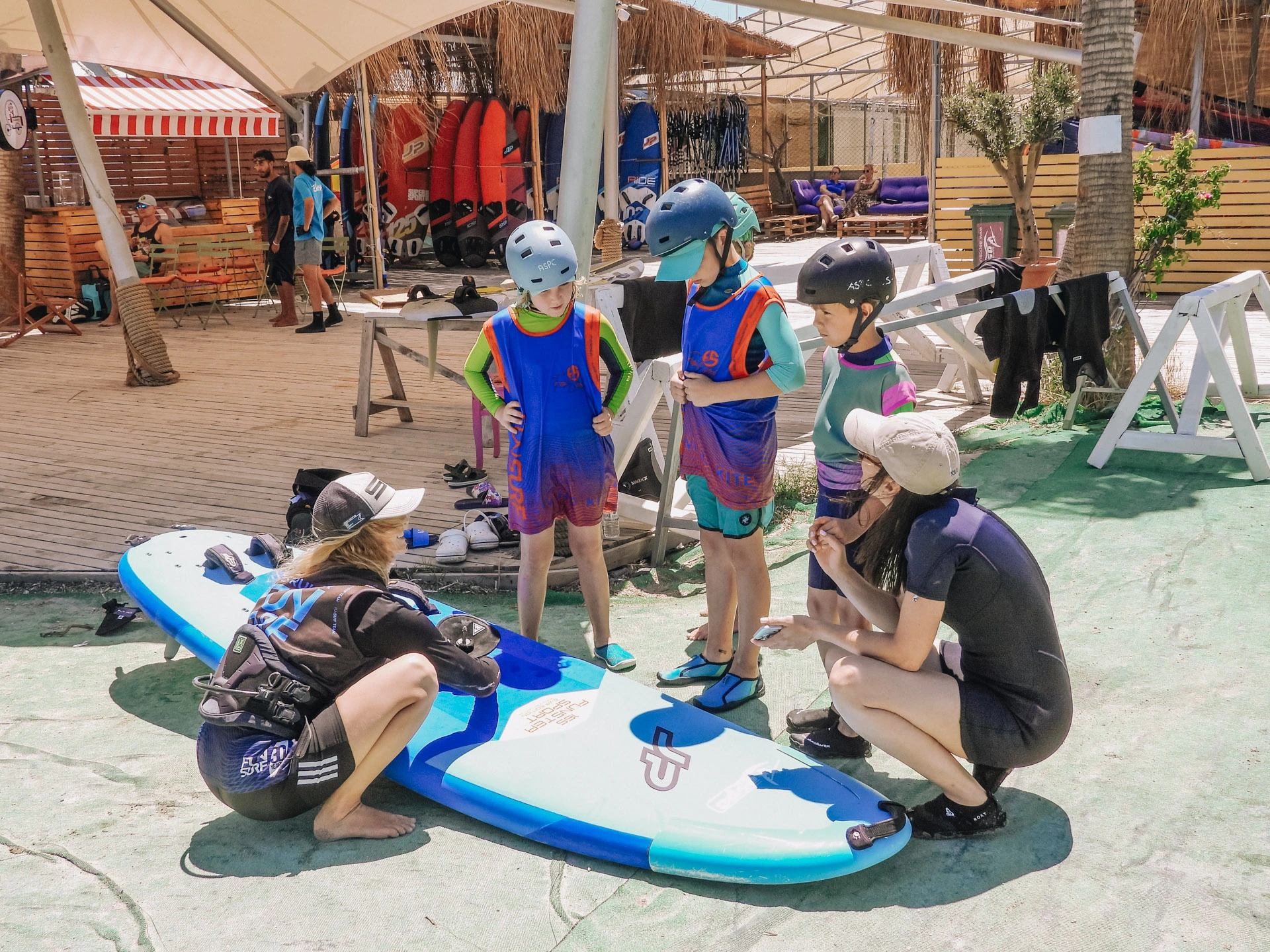 Wyjazdy-na-windsurfing-i-wingfoila-do-Alacati-Turcja-z-FunSurf-33
