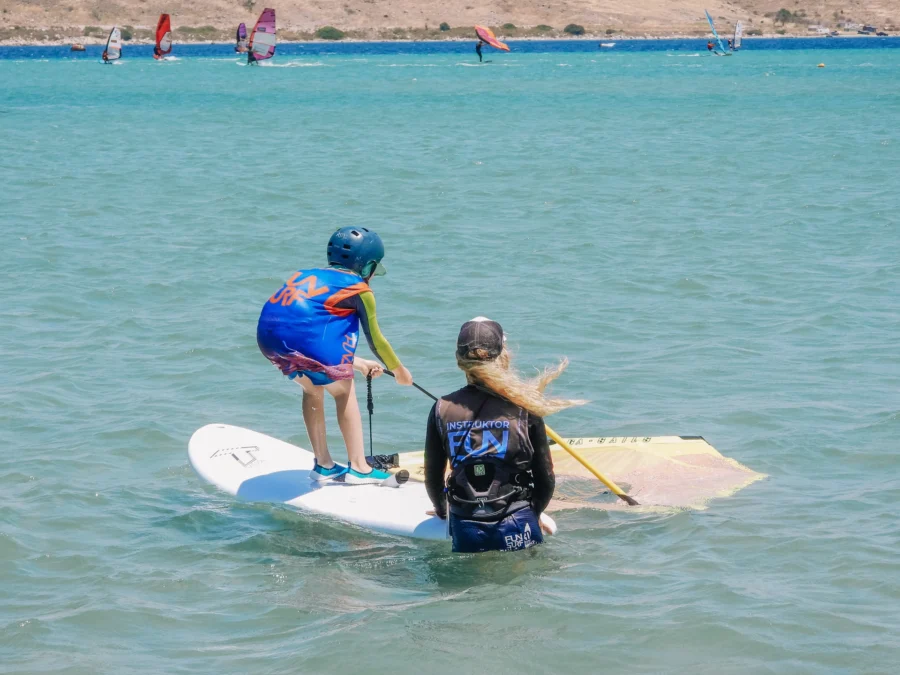 Wyjazdy-na-windsurfing-i-wingfoila-do-Alacati-Turcja-z-FunSurf-35