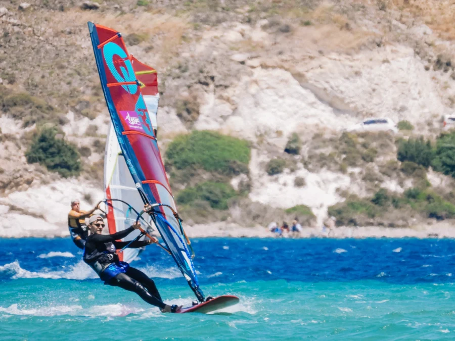 Wyjazdy-na-windsurfing-i-wingfoila-do-Alacati-Turcja-z-FunSurf-8